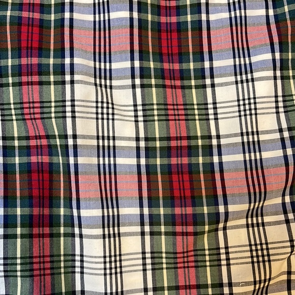 Tommy Hilfiger Classic Chino Shorts Men Size 42 Flat Front Plaid Red Green Blue - Picture 3 of 10